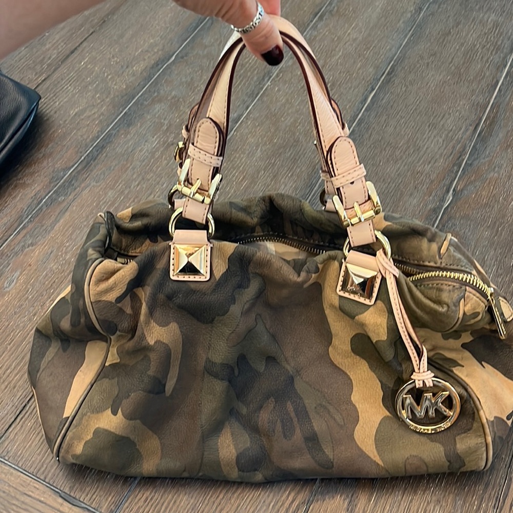 Michael Kors Camo hand bag